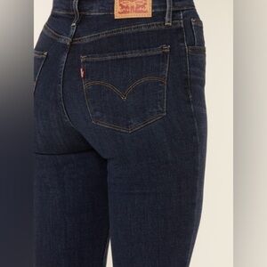 * NEW * LEVI'S High rise straight jeans. Size 27